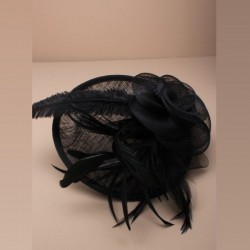 Chapeau mariage Accessoire cheveux en sisal noir et plumes