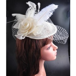 Chapeau mariage Chapeau de cérémonie fleur plumes sisal ivoire