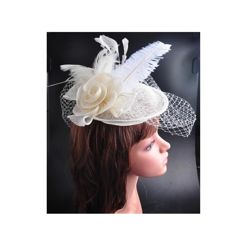 Chapeau mariage Chapeau de cérémonie fleur plumes sisal ivoire