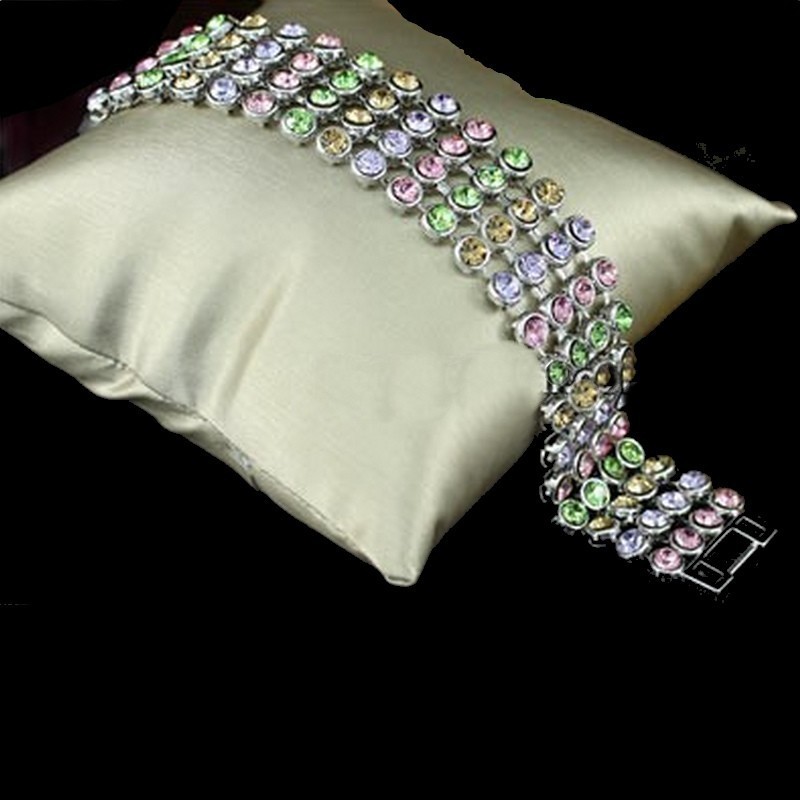 Bracelet en strass multicolore Bracelet en strass multicolore