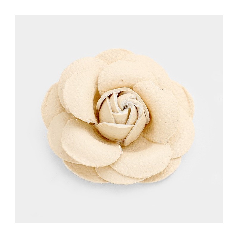 Broche fleur cuir ivoire