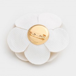 Broche fleur cuir ivoire