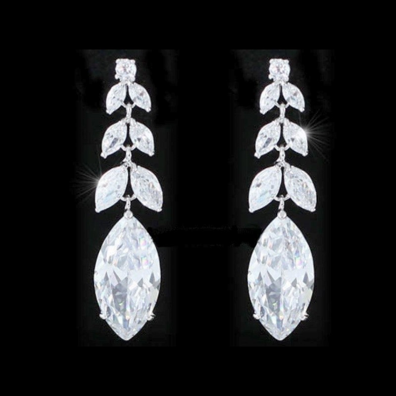 Boucles d'oreilles grappes cristal Boucles d'oreilles grappes cristal