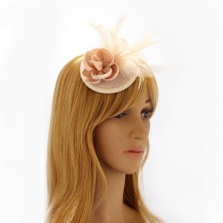Chapeau mariage Bibi cheveux fleur et plumes nude