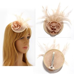 Chapeau mariage Bibi cheveux fleur et plumes nude