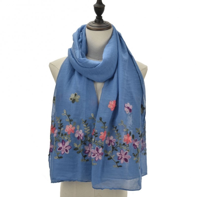 Etole légère voile bleu brodé fleurs