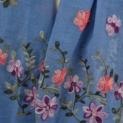 Etole légère voile bleu brodé fleurs