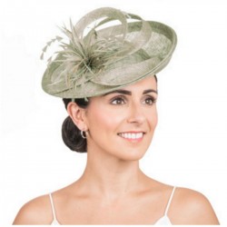 Chapeau de mariage plumes et fleur vert tilleul