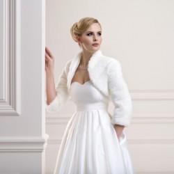 Veste fourrure noire manches mi-longues, bolero fourrure noire,bolero noir en fourrure
