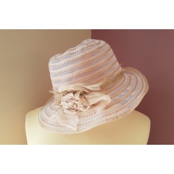 Chapeau léger d'été en voile de nylon, gaze et dentelle beige